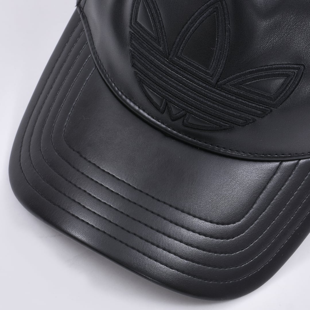 adidas】フェイクレザー ベースボールキャップ | VOLCAN&APHRODITE