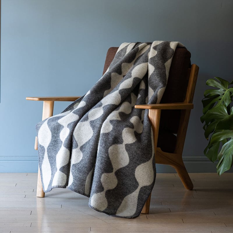 ウール シングル ブランケット マーガレットローズ グレー［ KLIPPAN