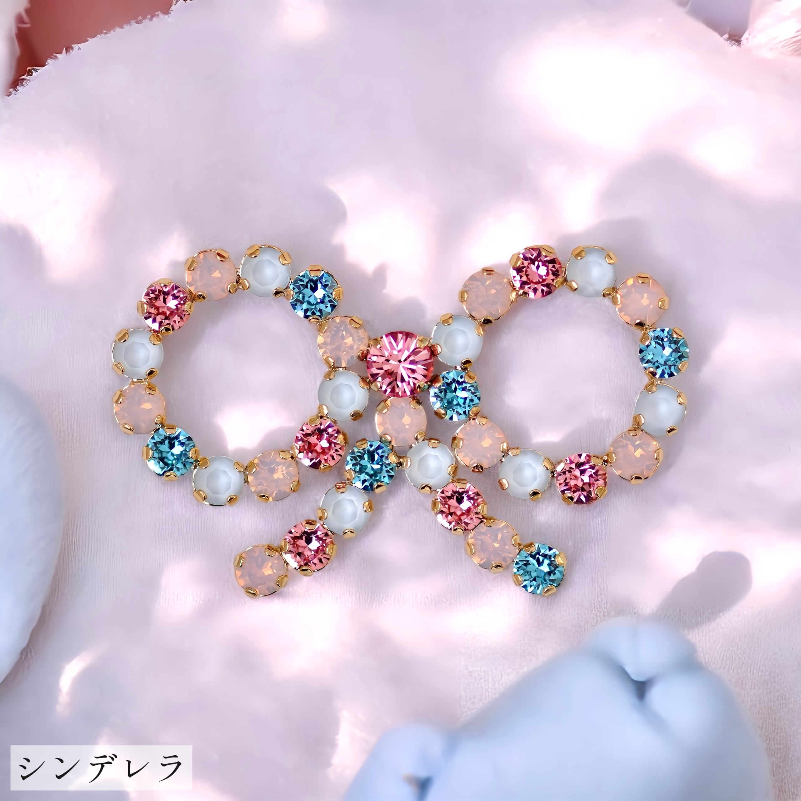 リボンブローチ マルチカラー | MAKI NUMOTO (マキ ヌモト