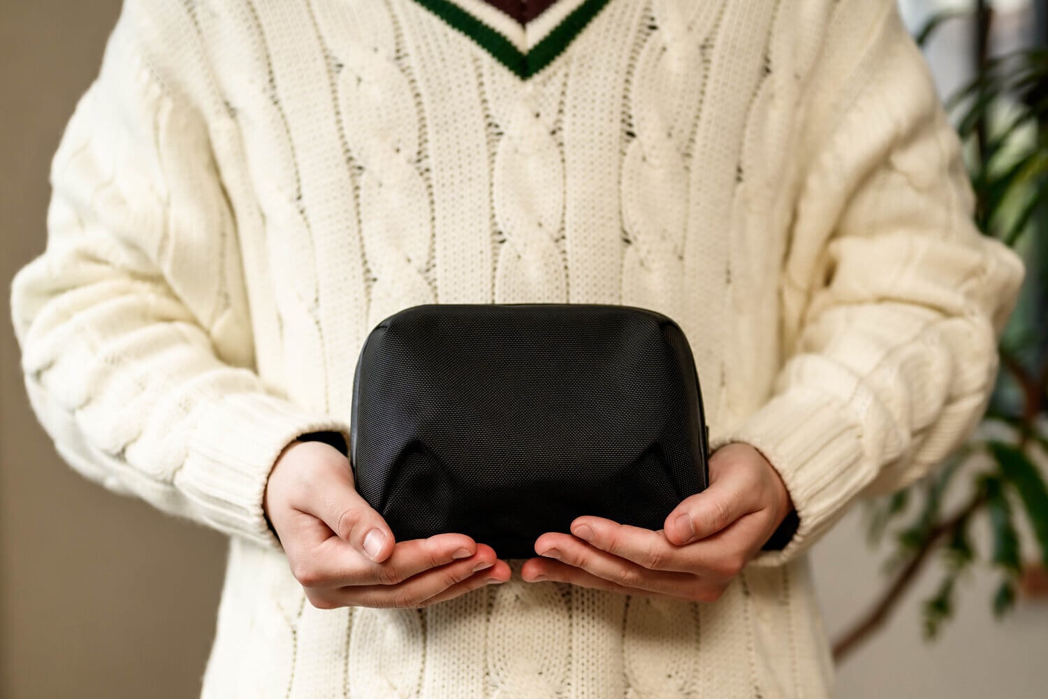 伸縮自在なガジェットポーチ「HALFDAY POUCH 」 | drip公式オンライン