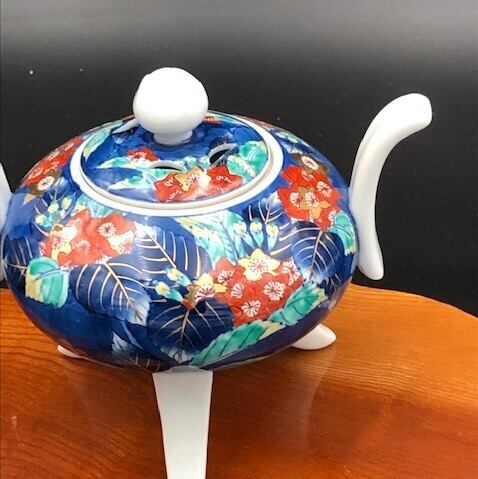 有田焼 うつぎ三ツ足香炉 | 有田焼ショップ まるとも陶磁器
