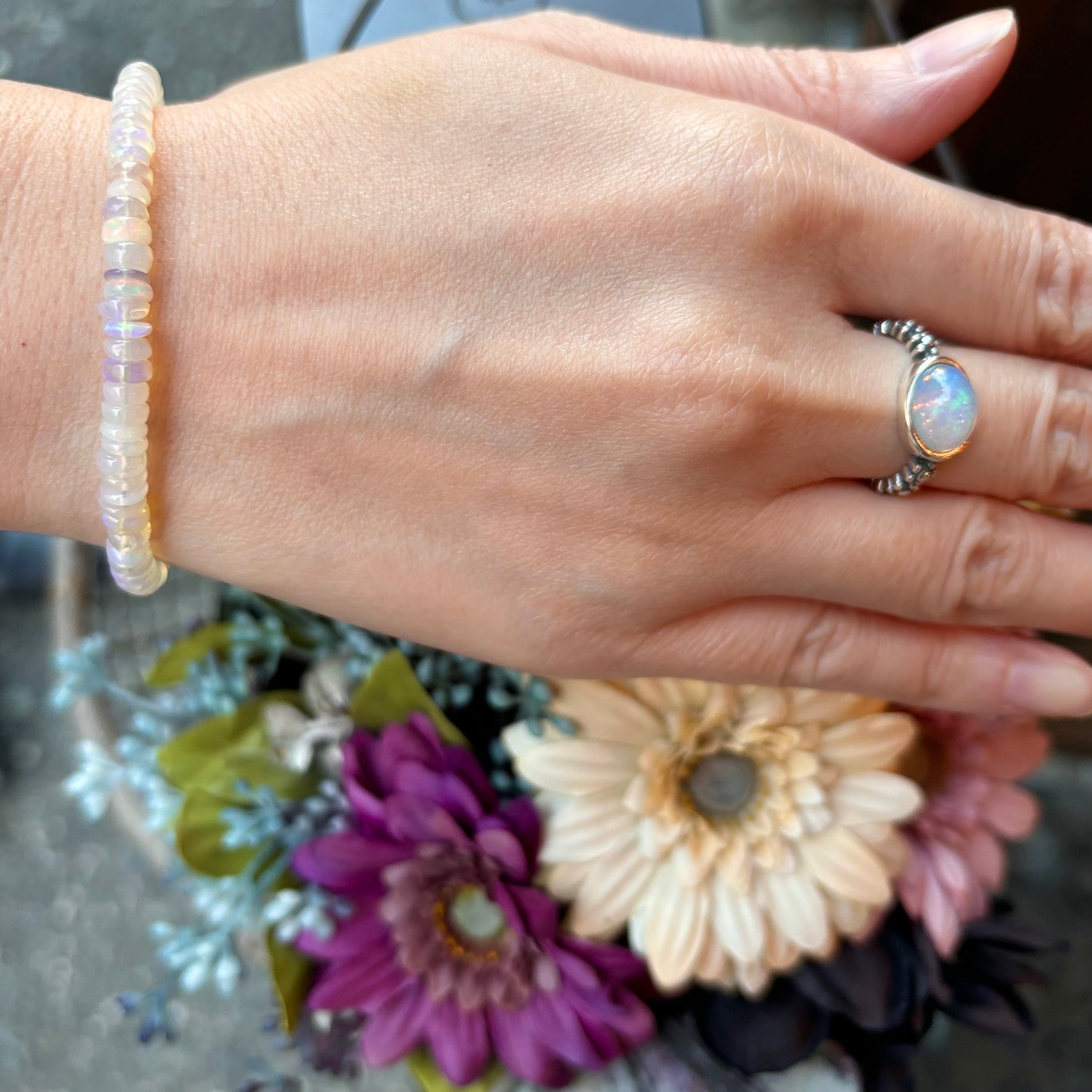 遊色効果が美しい＊プレシャスオパールブレスレット | 大阪梅田、中崎