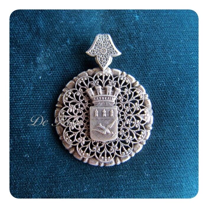 フランスアンティーク 王冠とツバメ ペンダントトップ アール