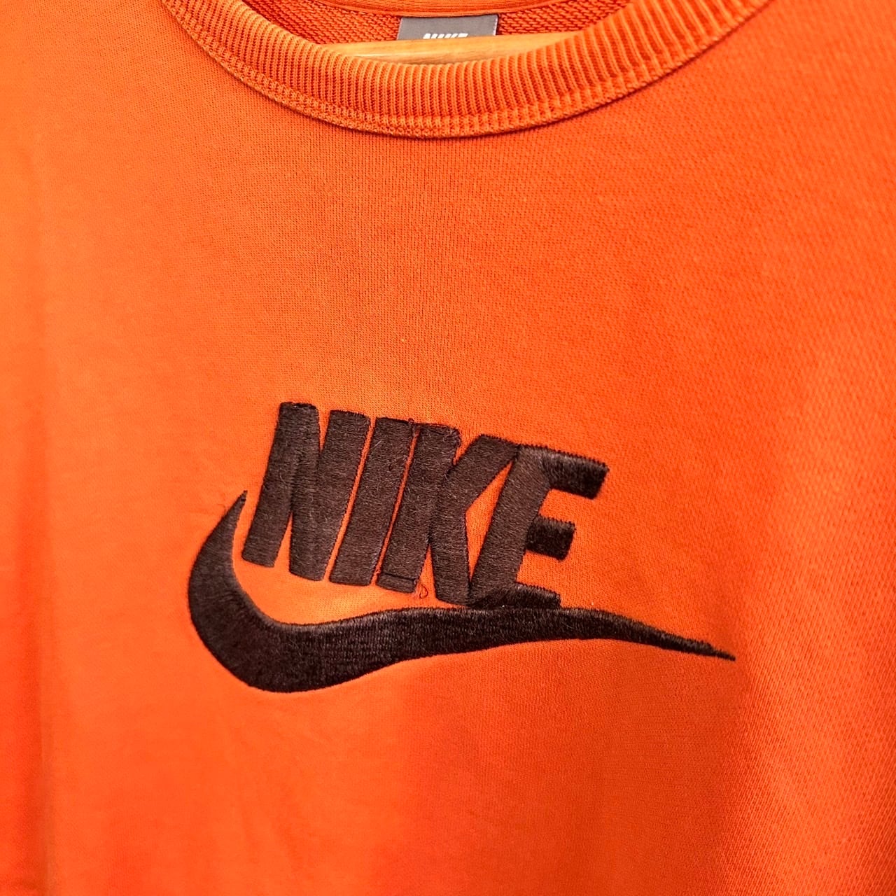 NIKE】スウェット 立体刺繍ロゴ オレンジ XLサイズ ナイキ | 古着屋hunky