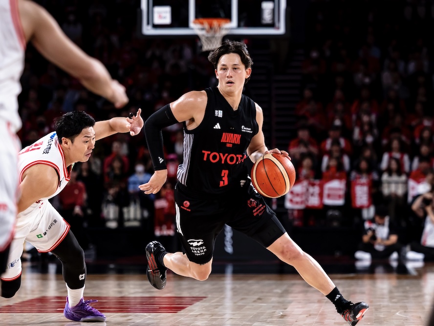 アルバルク東京のテーブス海が左大腿二頭筋筋を損傷して全治未定の