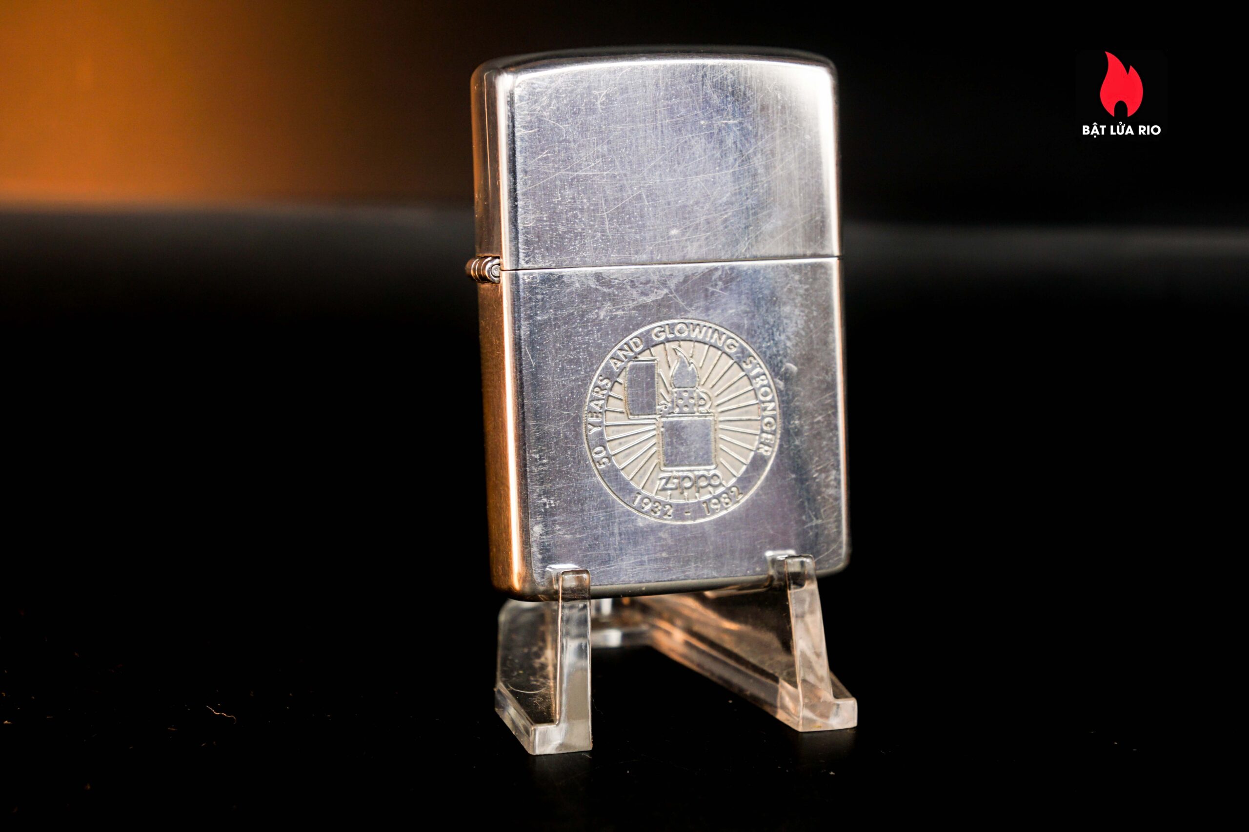 Zippo 1982 – Lacke Bạc – Commemorative 1932-1982 50th Anniversary