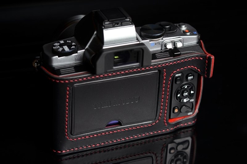 動作確認済】オリンパス OM-D EM-5 ボディ＋付属品+ホルダー OLYMPUS