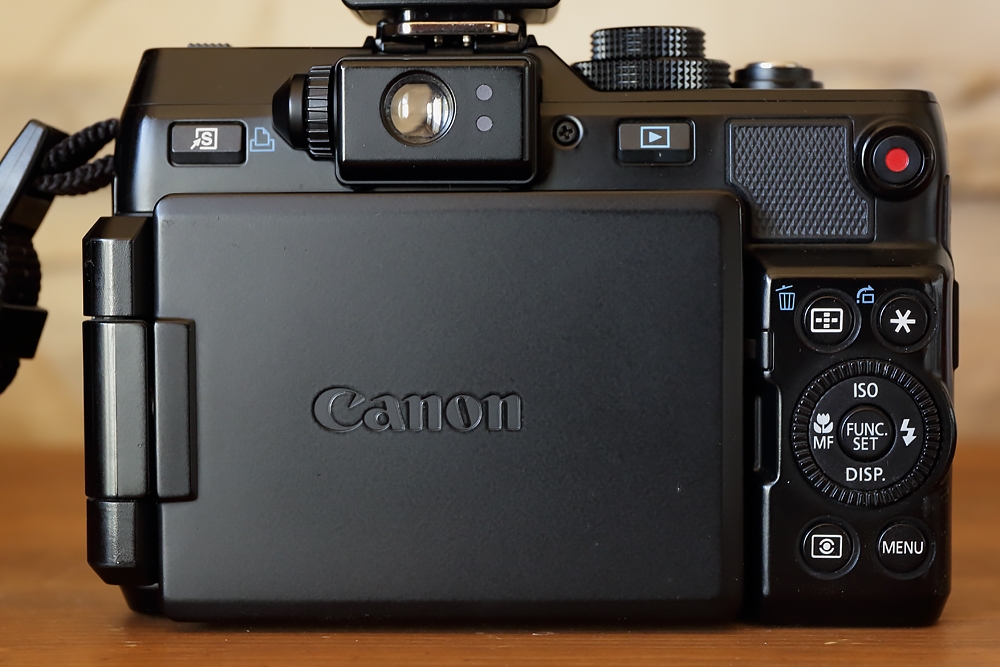 価格.com - 『バリアングル液晶。でもこのファインダーはいらない