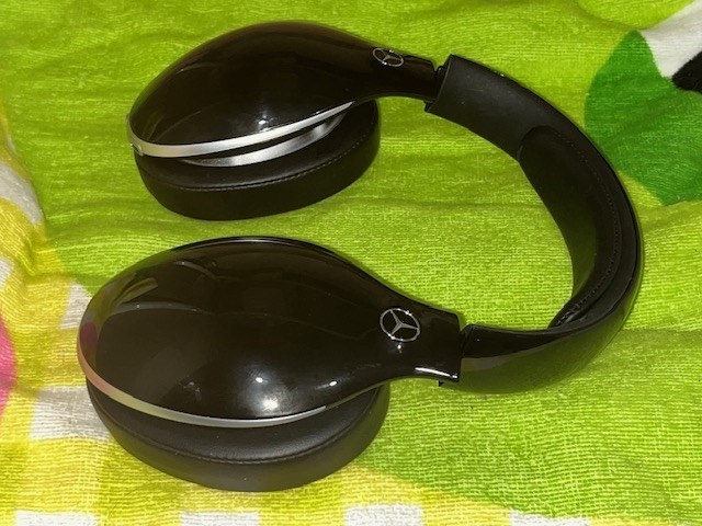 メルセデス・ベンツ ワイヤレスヘッドホン（ANC付）：MB WHP 1