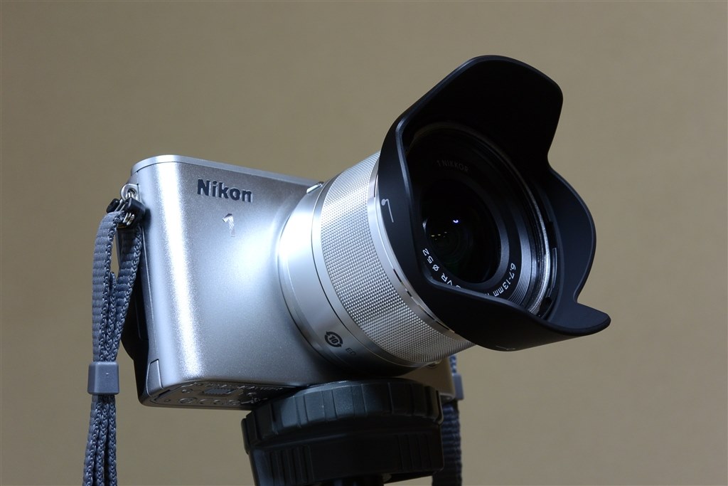 Nikon 1 V1 ＋ 1NIKKOR18,5単焦点レンズ＋レンズフード Nikon 1 V1 ＋