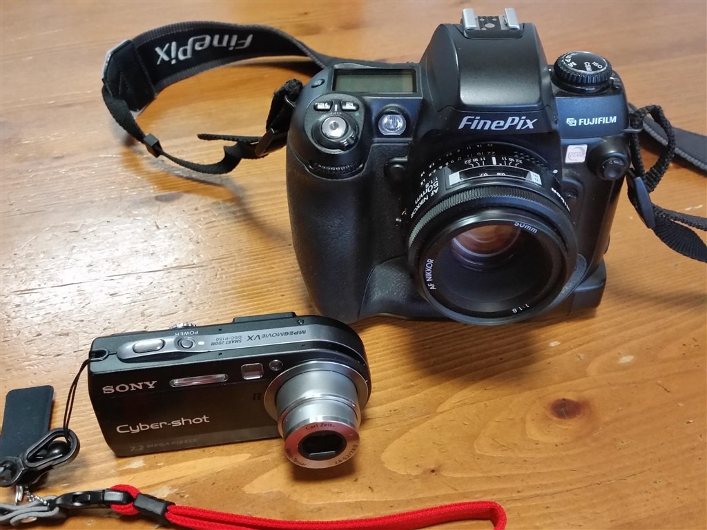 日本カメラ10月号より』 富士フイルム FinePix S3 Pro ボディ の