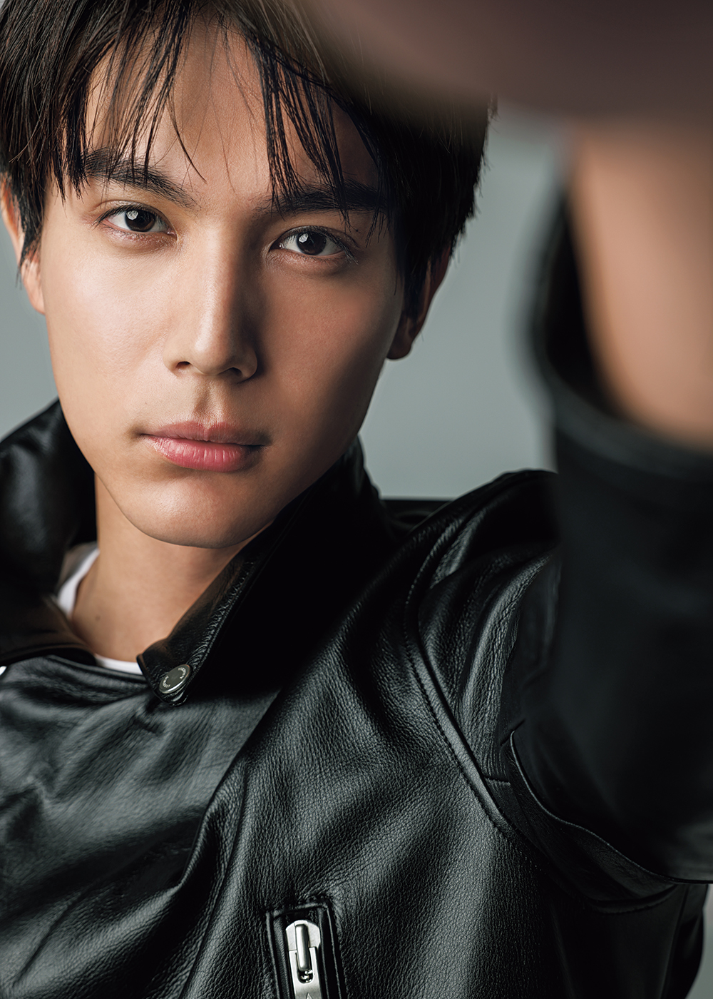 俳優・中川大志さん特別カット集】優しさと野性みに溢れた姿に注目