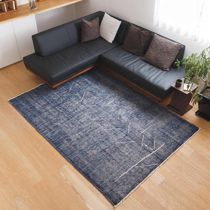 ヴィンテージ風ラグ ウール100％青い絨毯 [NR5602ヴィンテージデニム