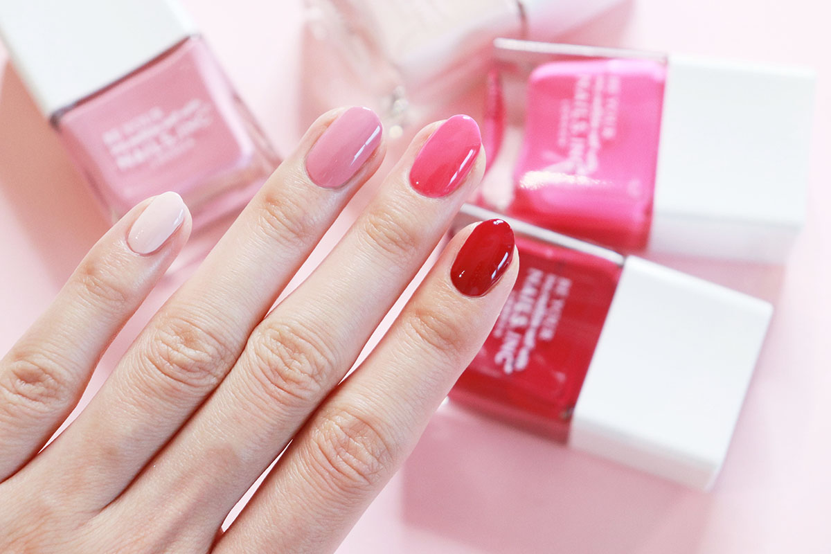 NAILS INCオンクラウドワイン、4色ときめくピンクで指先を彩る