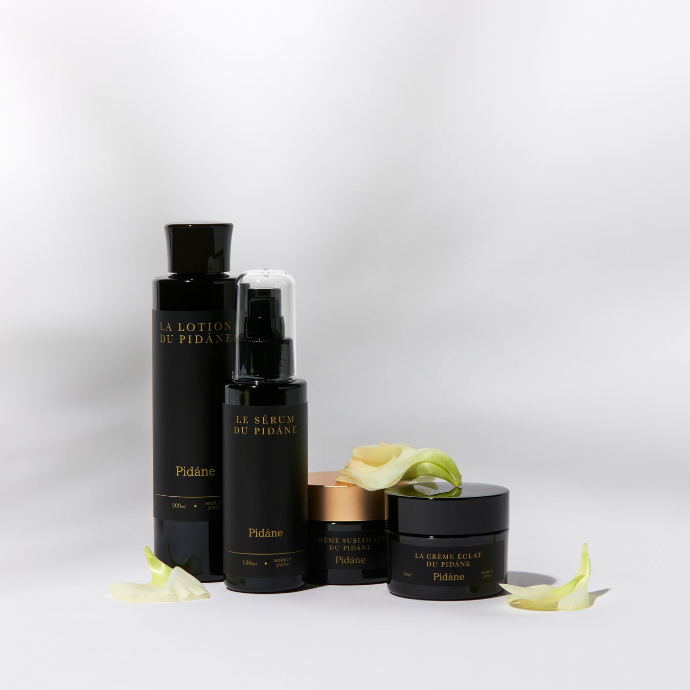 輝きを纏う、一瞬を永遠に」“ウエルネス”発想から生まれた大人肌向け