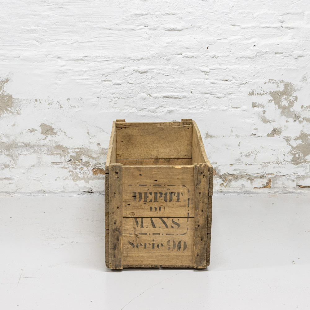 Bellevue Vintageのアンティークショコラメニエ木箱