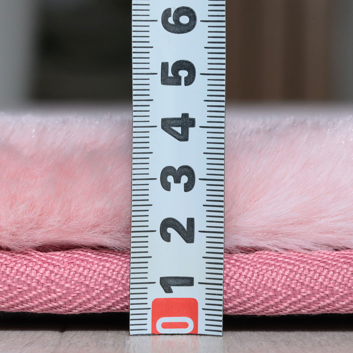 厚さ23mmの低反発素材を使用！クッション性抜群のラグ『ケリー2 ピンク