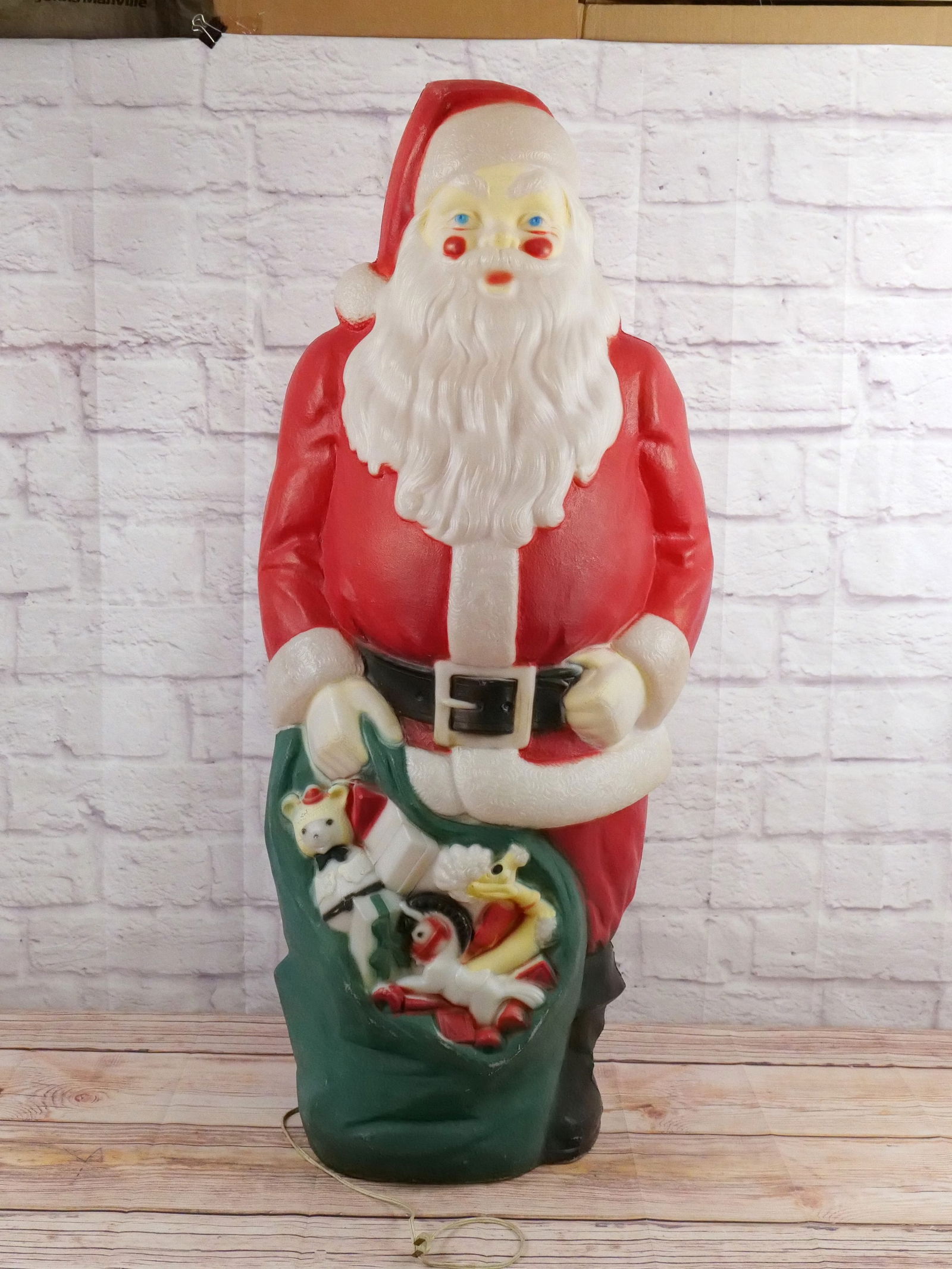 Lot 212 - Vintage Empire Santa Claus with Toy Sack Lighted Blow