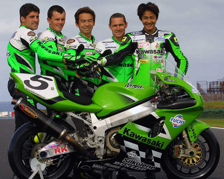 問題児レーサー ZX-7R/RR (ZX750P/N) -since 1996- - バイクの系譜