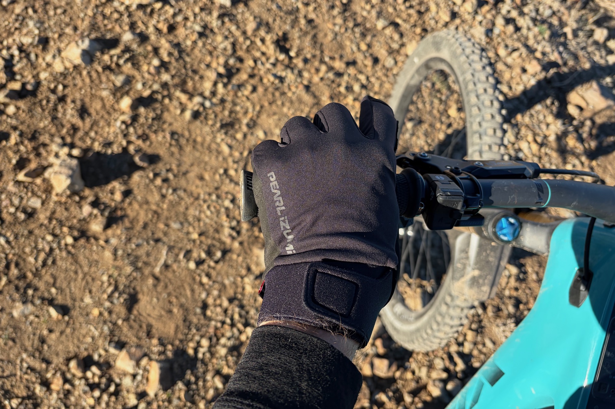 Pearl Izumi PRO PowerShield Gloves Review: Versatile and Weather