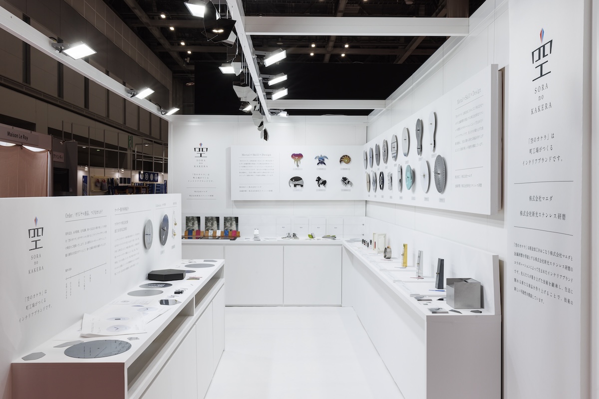 展示台側面を活用してステンレス研磨を印象的に｜Gift Show 2024