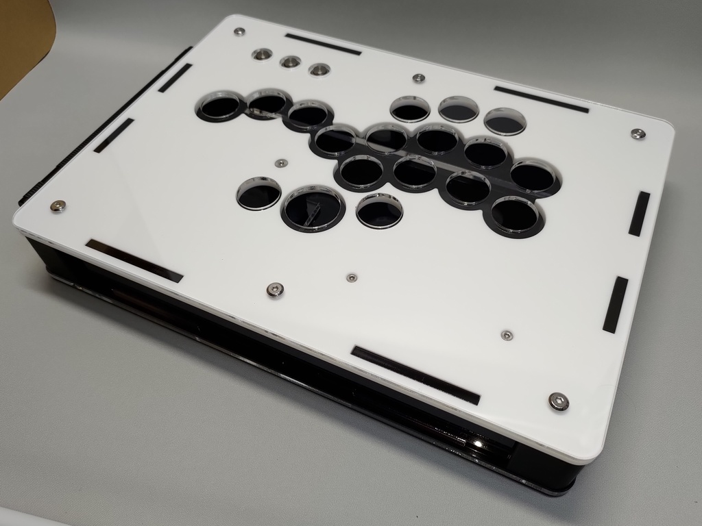 中型縦長レバーレスケース - くろまき工房 - BOOTH