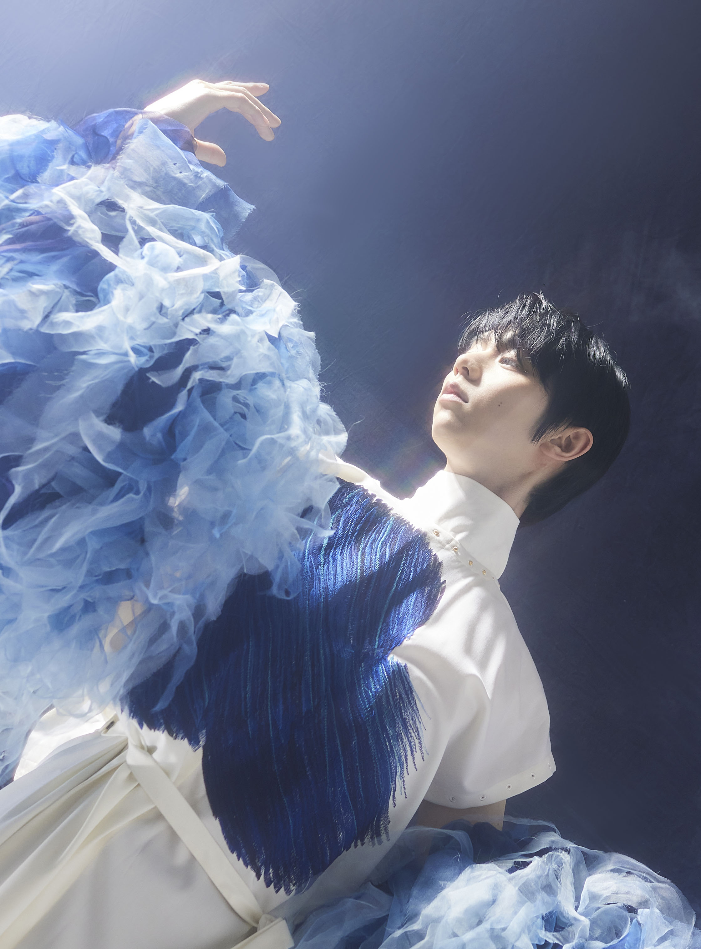 羽生結弦と蜷川実花が夢のコラボ！ まさに「プレミアム」な羽生本