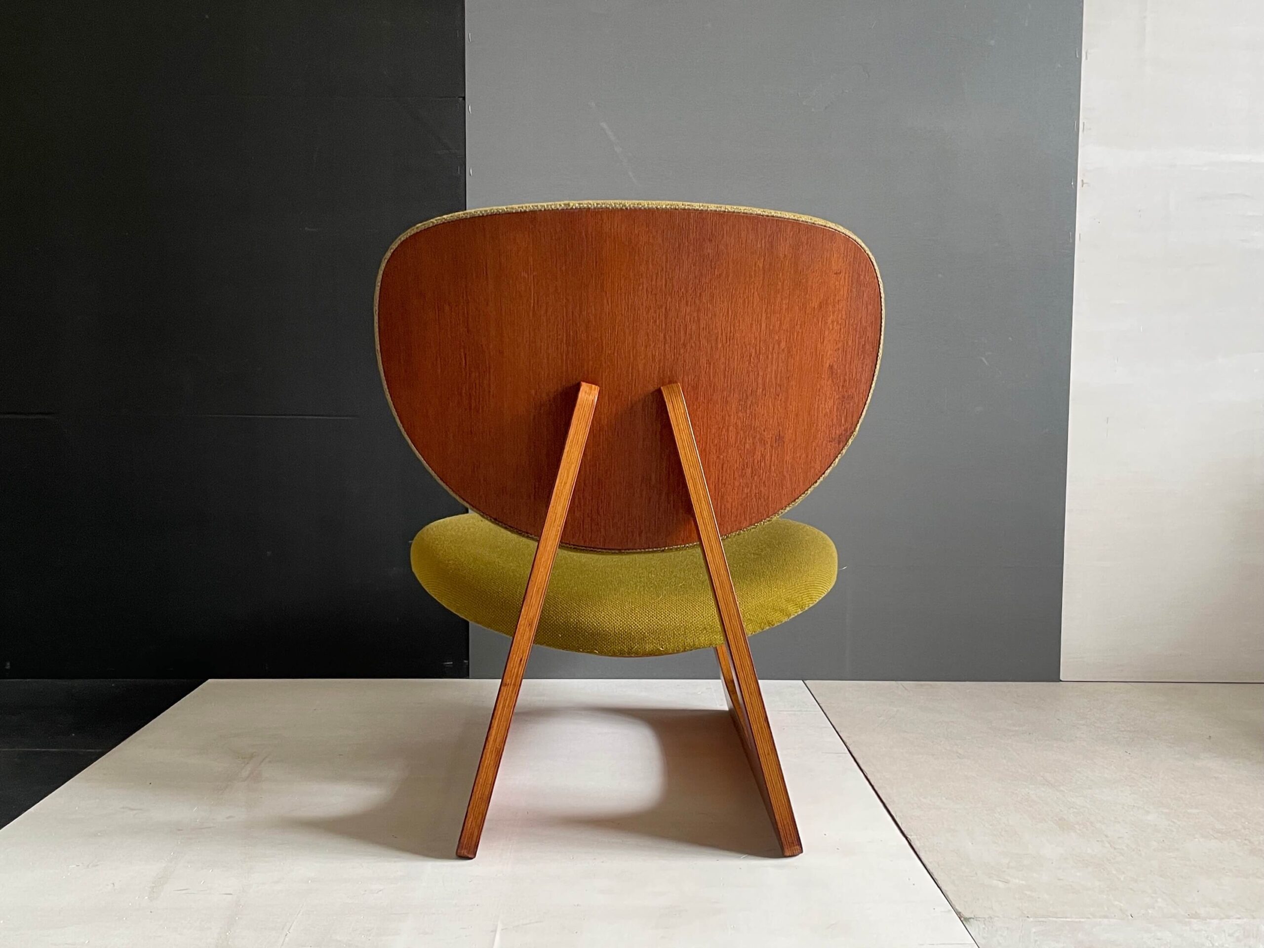 No.9726「天童木工〈低座イス〉チークフレーム：長大作」SOLD | ボルト