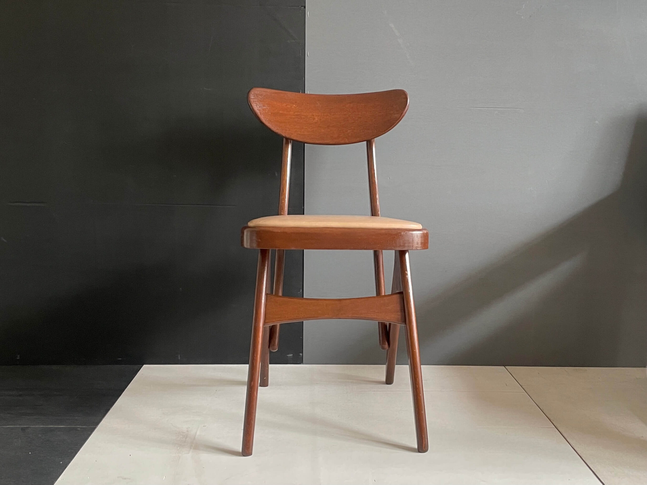 maruni アンティーク調 木製チェア 本革風 クラシック 椅子