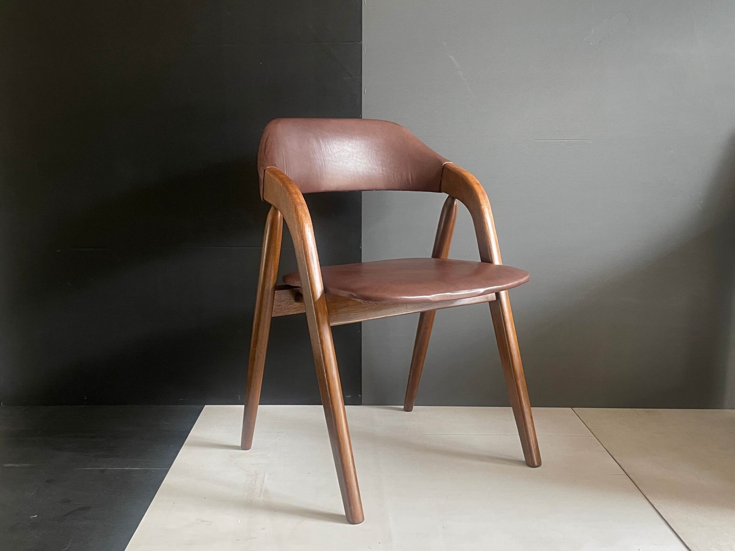 No.9844「ダイニング アーム チェア：辻木工」SOLD | ボルトナット