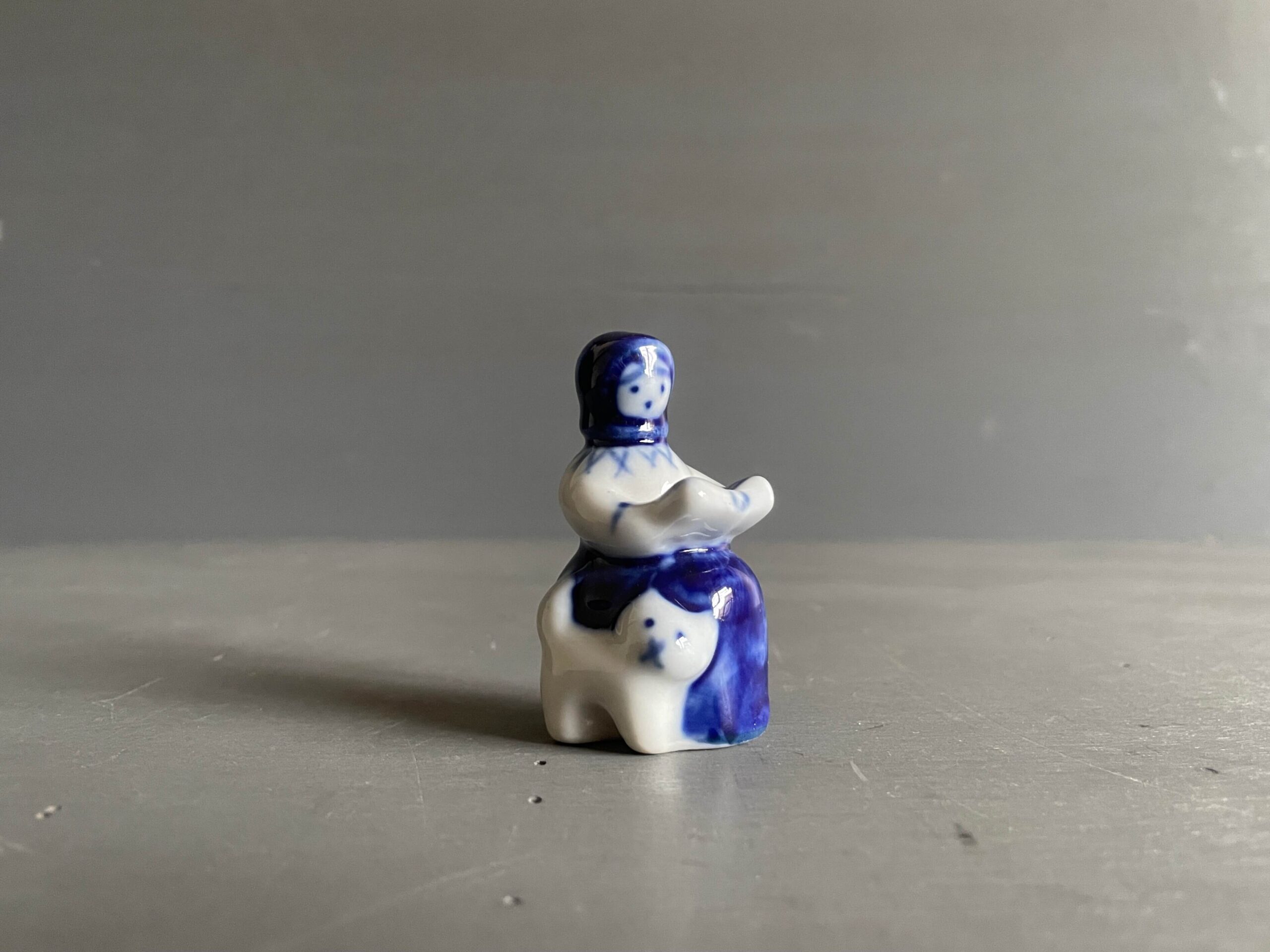 No.10743「旧ソ連の民藝オブジェ：グジェリ焼き」 高さ6.5cm SOLD