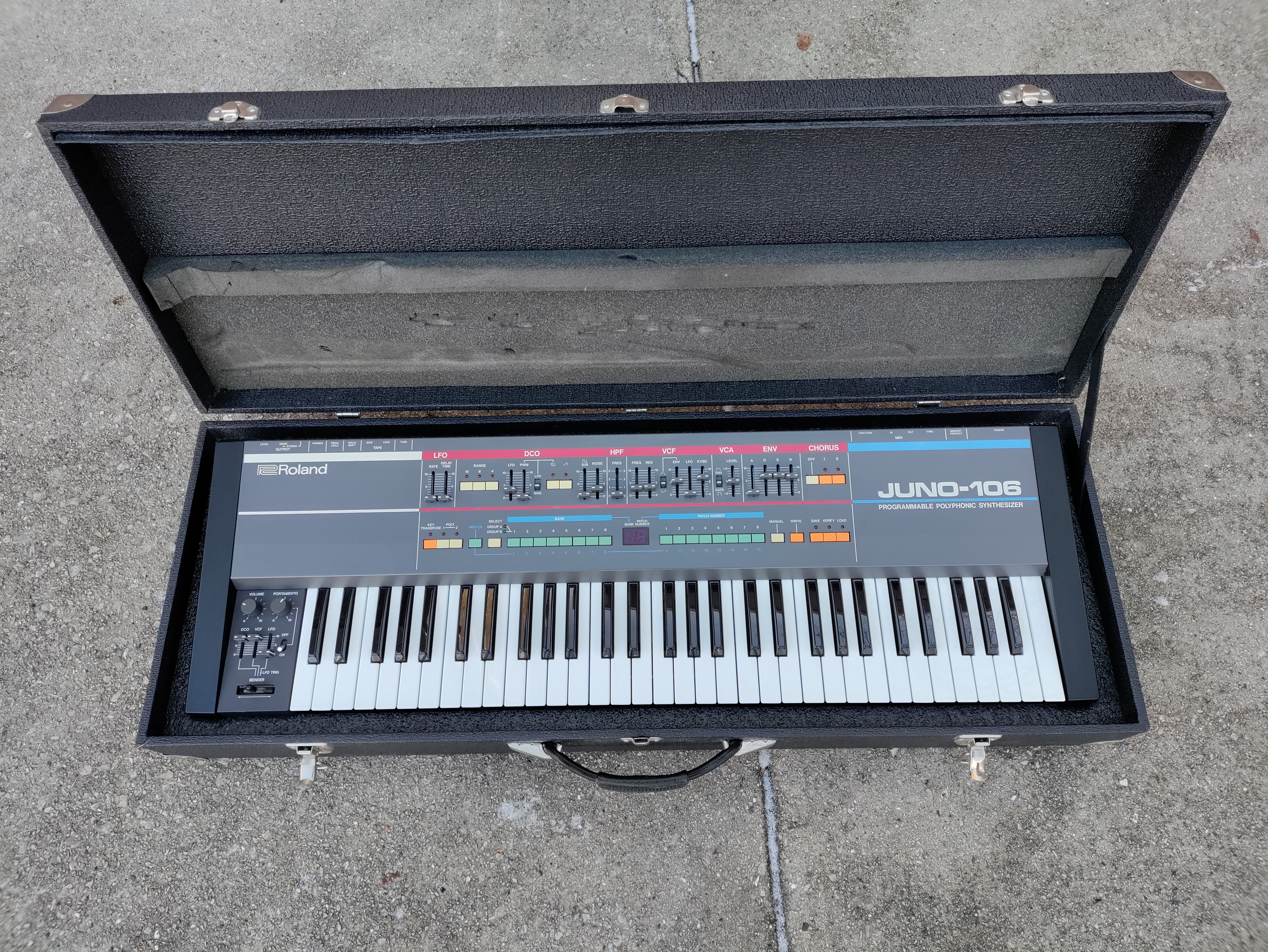 Roland Juno 106 Synth and Flight Case - Refurbished – Borish
