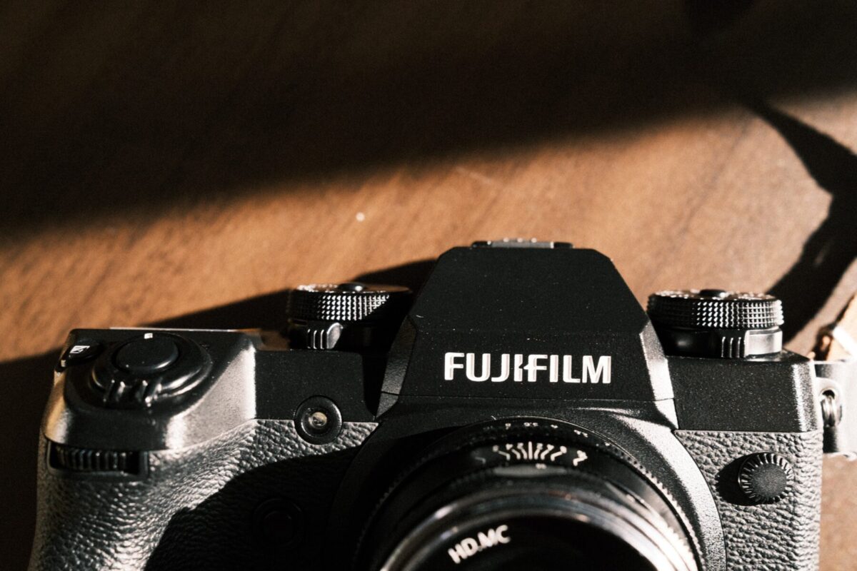 FUJIFILM X-H1 バッテリー3個 作例あり FUJIFILM X-H1 バッテリー3個