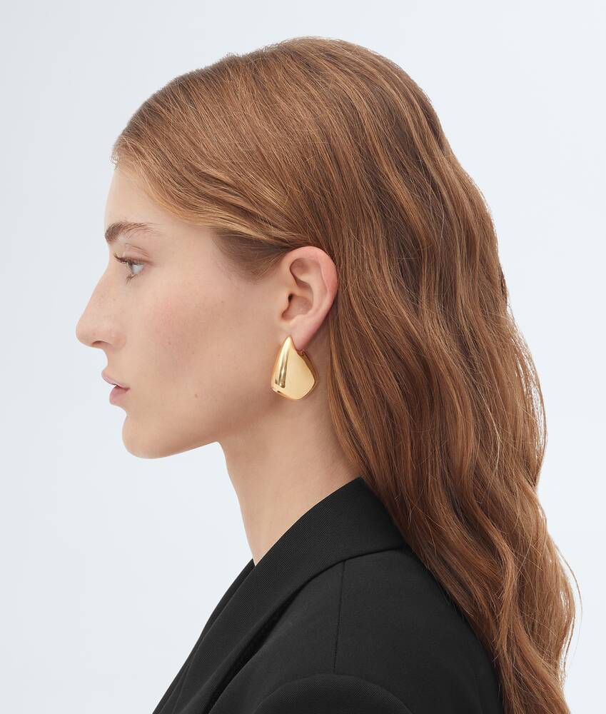 スモール フィン ピアス のために ウィメンズ で イエローゴールド