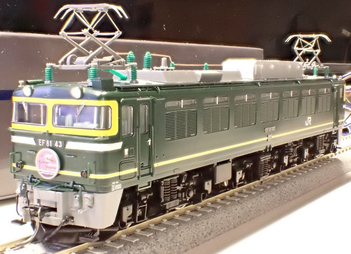 tomix HO EF81+24系25形特急寝台客車(トワイライトエクスプレス) 入線