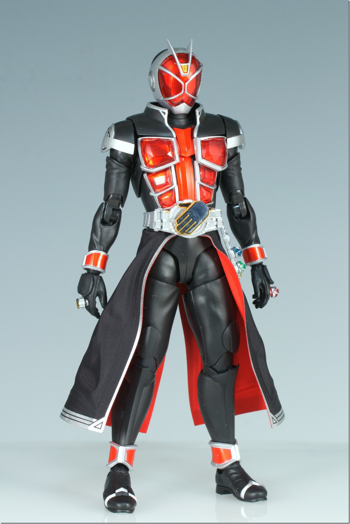 S.H.Figuarts （真骨彫製法） 仮面ライダーウィザード フレイム