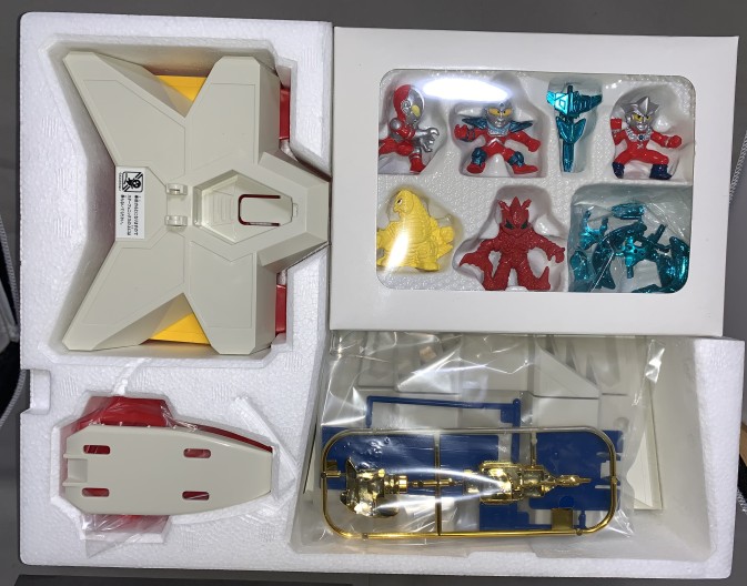 ウルトラマン超闘士激伝/激闘要塞スターフェニックス(1/3)組み立て