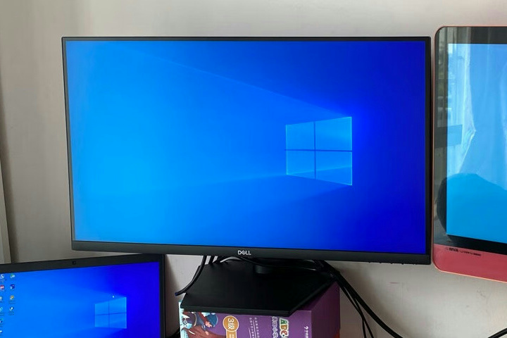 DELL、エントリークラスでもスリムな3辺フレームレスデザインになって