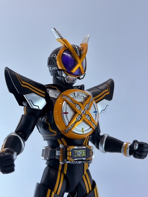 S.H.Figuarts 真骨彫製法 仮面ライダーネクストカイザ | ブンドド