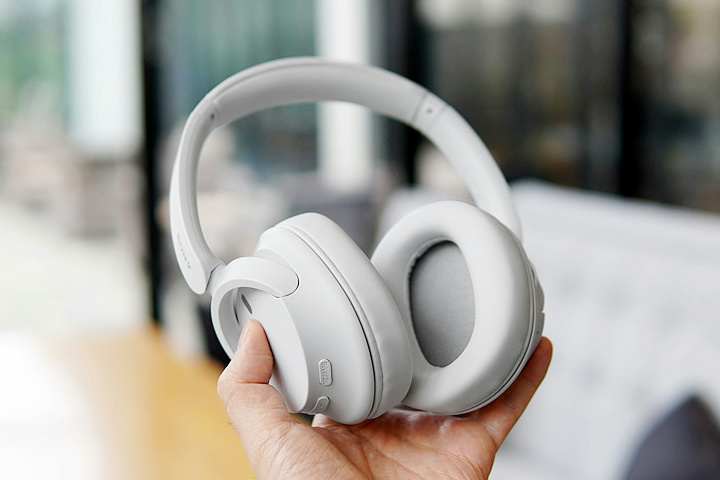 ソニー 『WH-CH720N』 レビューチェック ～約192gの軽量で統合