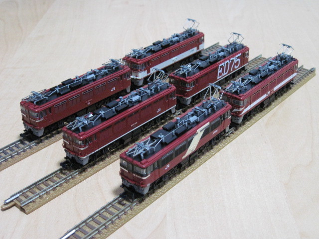 パンダ赤ベコ TOMIX ED75 1000（前期型・JR貨物試験塗装）入線 | かも