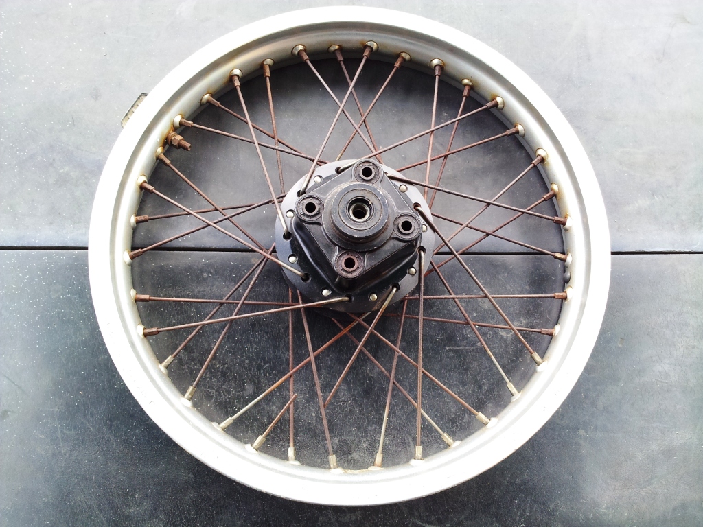 西風 TLR200 ホイール リア スポーク新品 TLR200 リアホイール ハブと