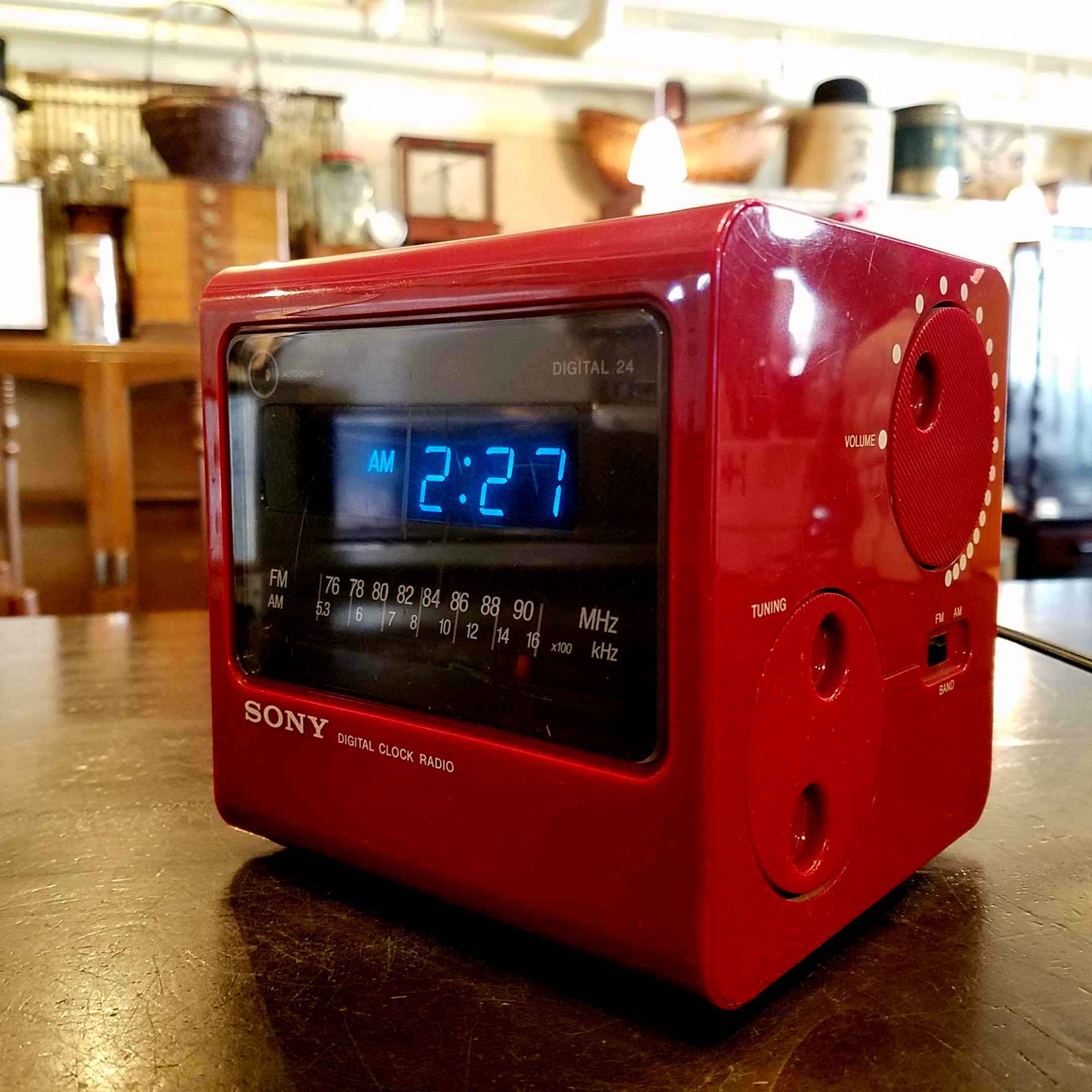 スペースエイジなソニー(SONY) デジタルクロック・ラジオ - [Sold Out