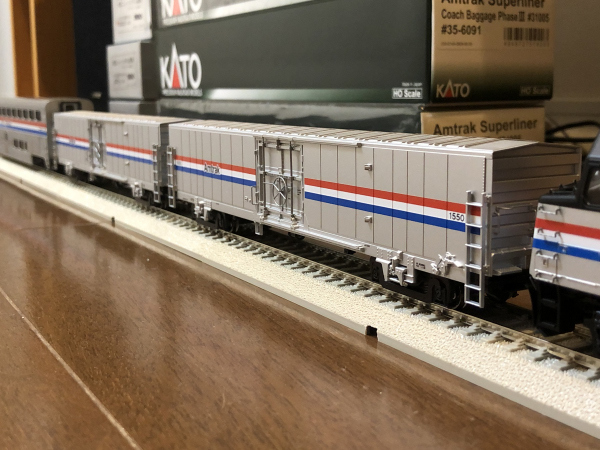 ☆ Amtrak スーパーライナー 客車＆牽引機 F40PH重連モデル☆彡 KATO