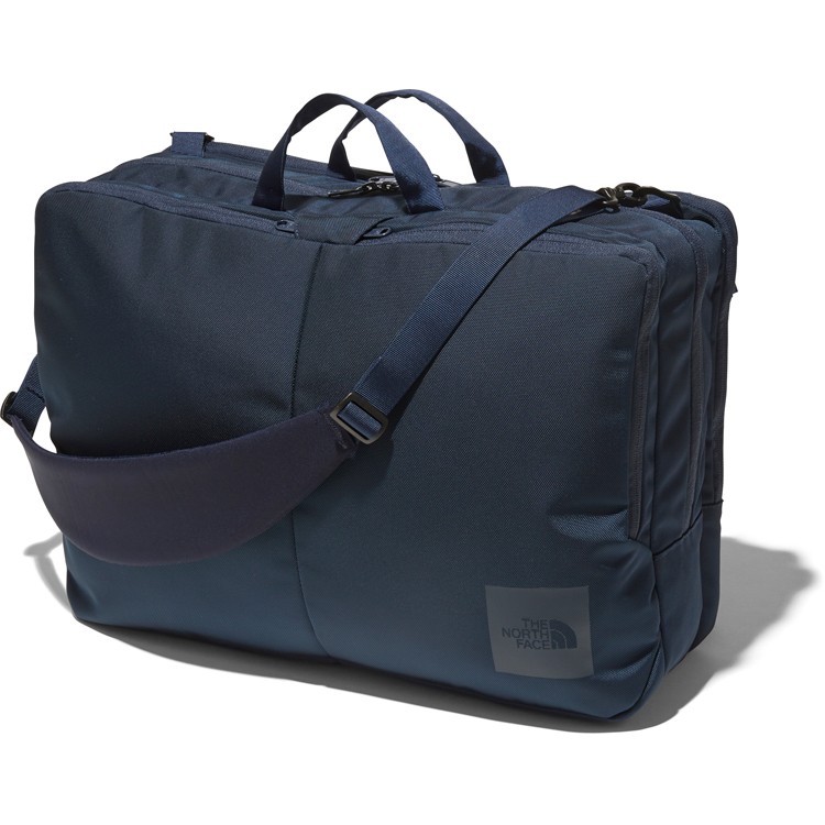 The Northfaceのアーバンリュックの定番、シャトルデイパックの3WAY