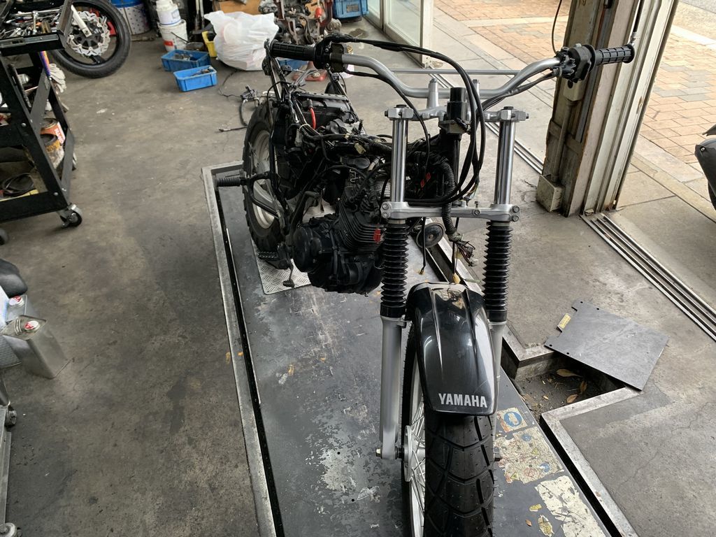 ◇XJR400（4HM）ﾌﾛﾝﾄﾌｫｰｸ分解◇ - モトフェニ店主の日記