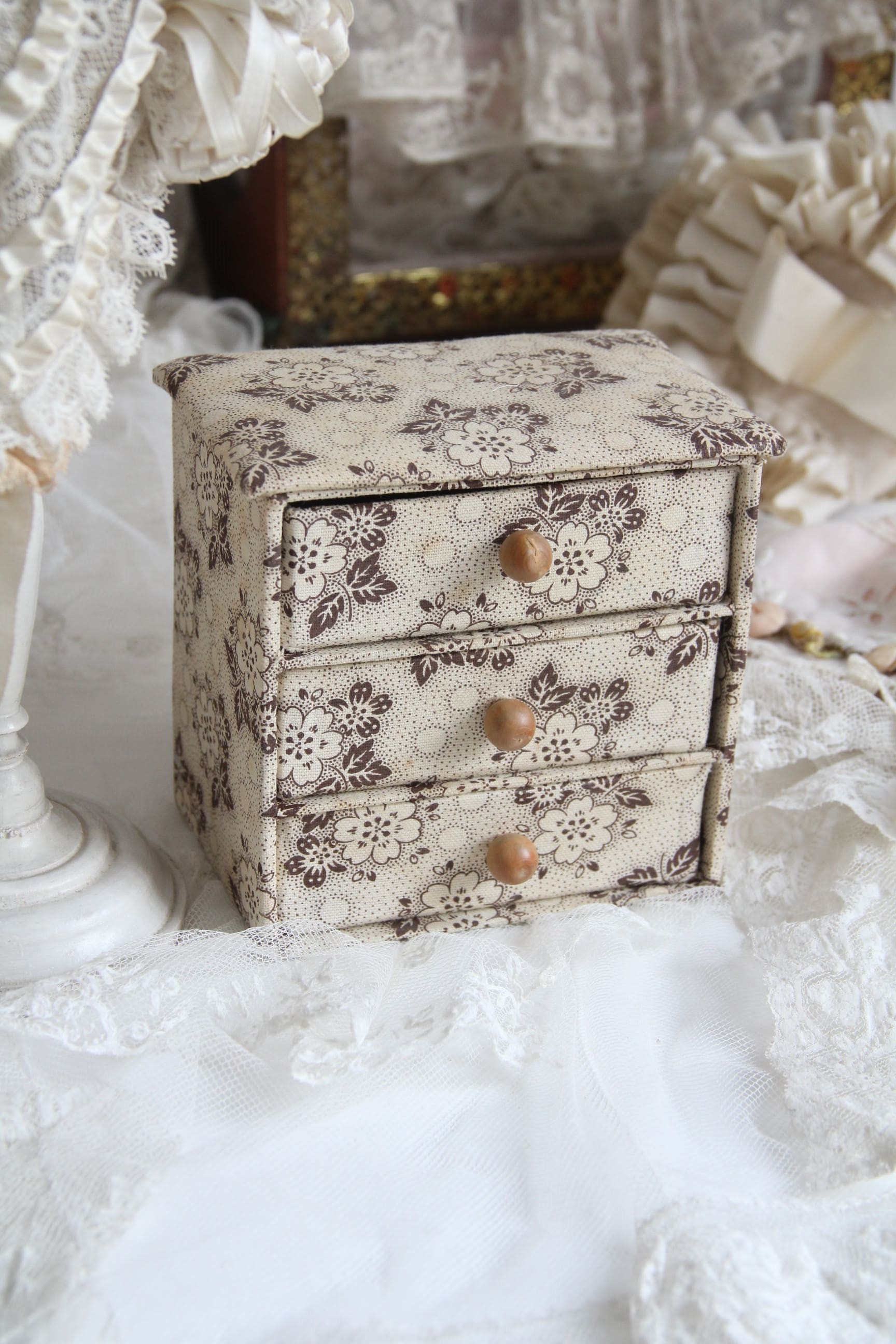 ミニサイズのカルトナージュチェスト＊抽斗の中におまけ付き | Ô BEL