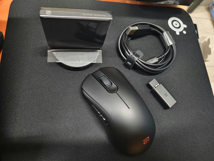 ZOWIE、製品が出回りだした”ZA13”でPAW3950採用＆4KHz対応のワイヤレス