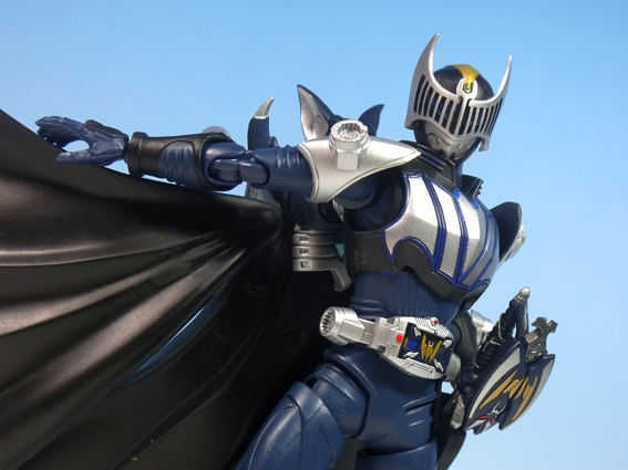 S.H.フィギュアーツ 仮面ライダーナイト&ダークウイングセット」代行