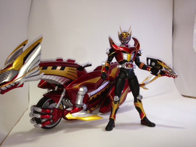 S.H.Figuarts ：仮面ライダー龍騎サバイブ＆ドラグランザーセット